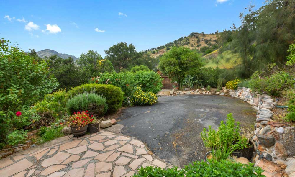 42182 Mynatt Drive, Three Rivers, CA 93271