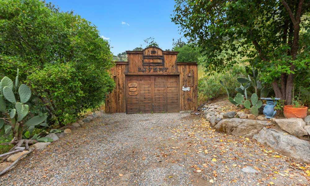 42182 Mynatt Drive, Three Rivers, CA 93271